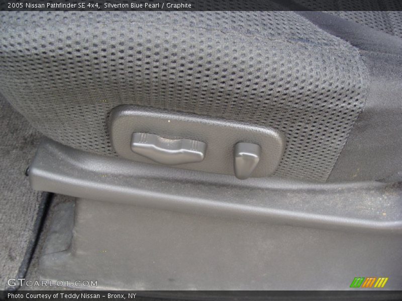 Silverton Blue Pearl / Graphite 2005 Nissan Pathfinder SE 4x4