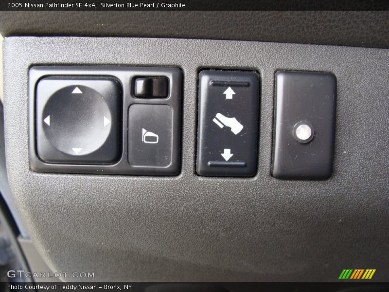 Silverton Blue Pearl / Graphite 2005 Nissan Pathfinder SE 4x4