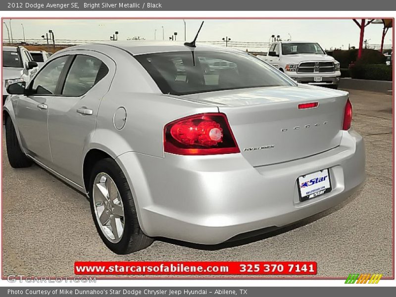 Bright Silver Metallic / Black 2012 Dodge Avenger SE