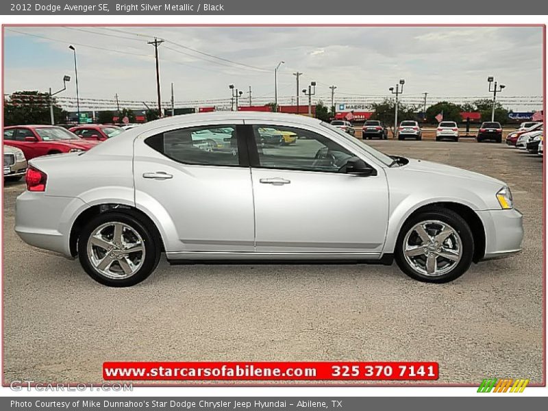 Bright Silver Metallic / Black 2012 Dodge Avenger SE