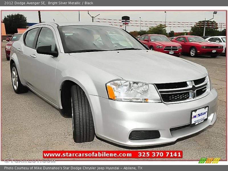 Bright Silver Metallic / Black 2012 Dodge Avenger SE