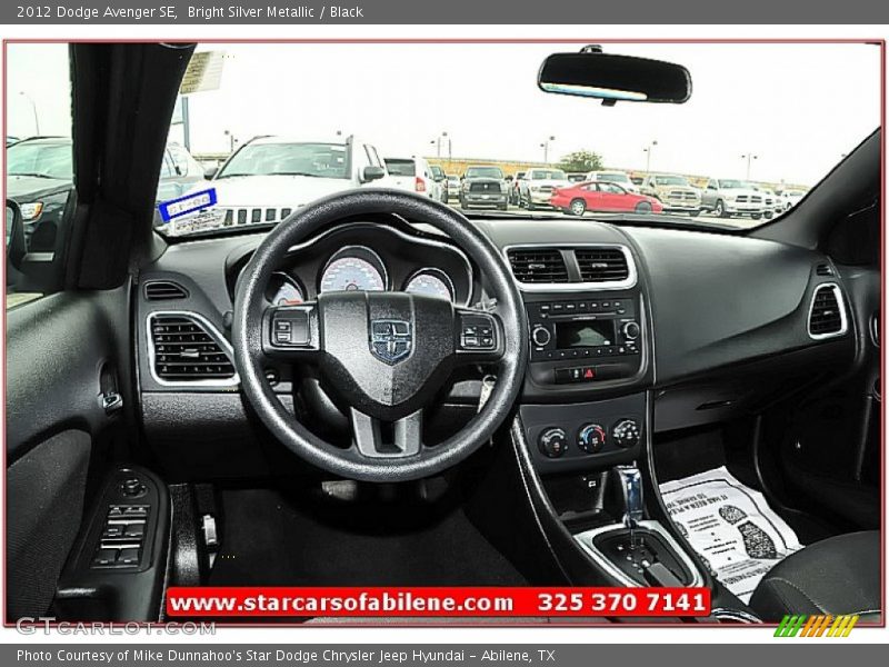 Bright Silver Metallic / Black 2012 Dodge Avenger SE
