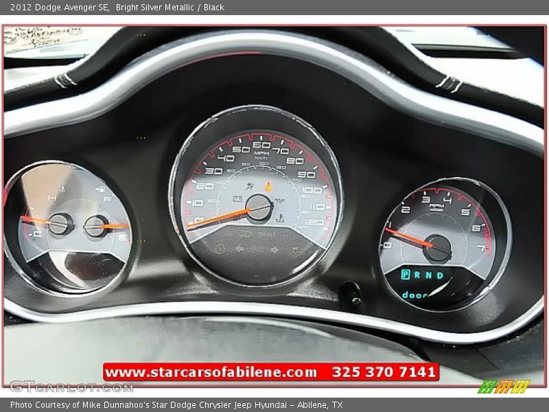 Bright Silver Metallic / Black 2012 Dodge Avenger SE
