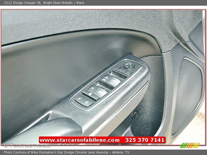Bright Silver Metallic / Black 2012 Dodge Charger SE