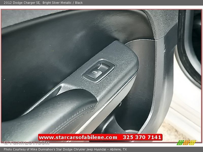 Bright Silver Metallic / Black 2012 Dodge Charger SE