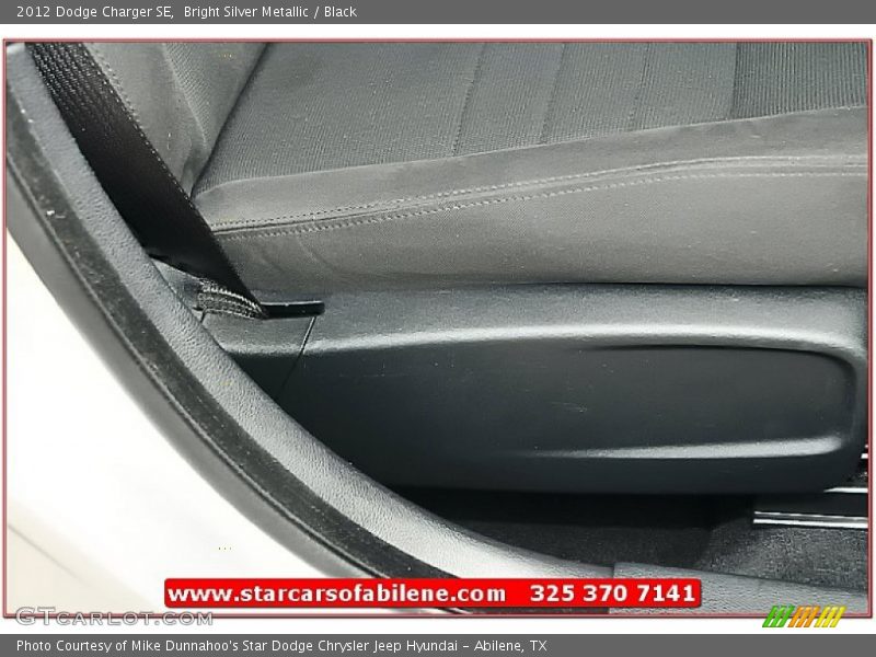 Bright Silver Metallic / Black 2012 Dodge Charger SE