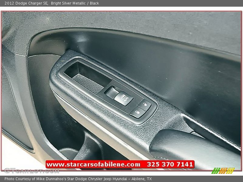 Bright Silver Metallic / Black 2012 Dodge Charger SE