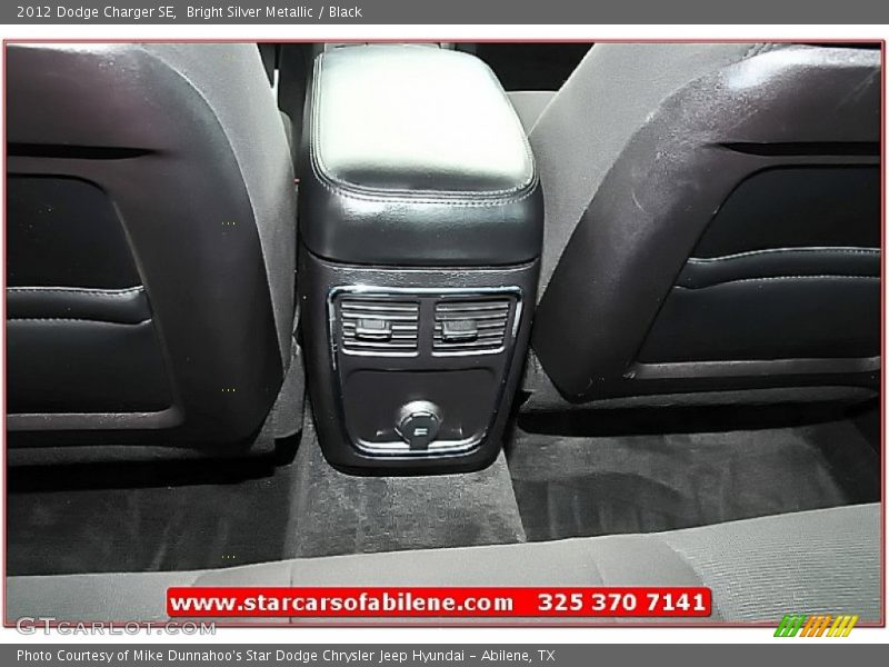 Bright Silver Metallic / Black 2012 Dodge Charger SE