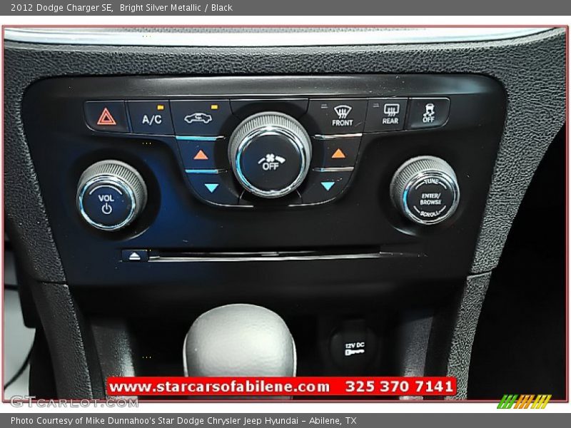 Bright Silver Metallic / Black 2012 Dodge Charger SE