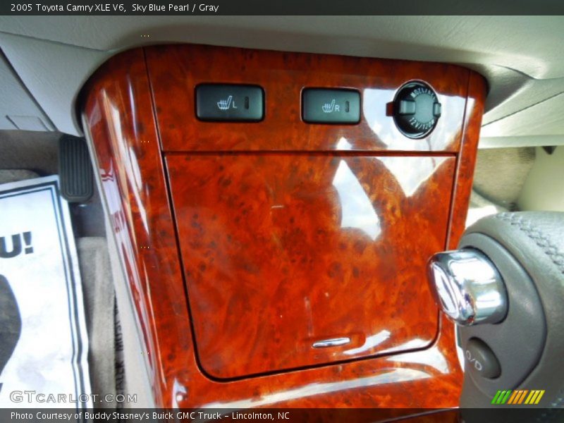 Sky Blue Pearl / Gray 2005 Toyota Camry XLE V6