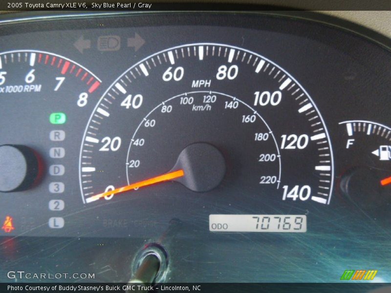 Sky Blue Pearl / Gray 2005 Toyota Camry XLE V6