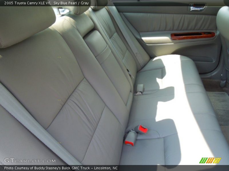 Sky Blue Pearl / Gray 2005 Toyota Camry XLE V6