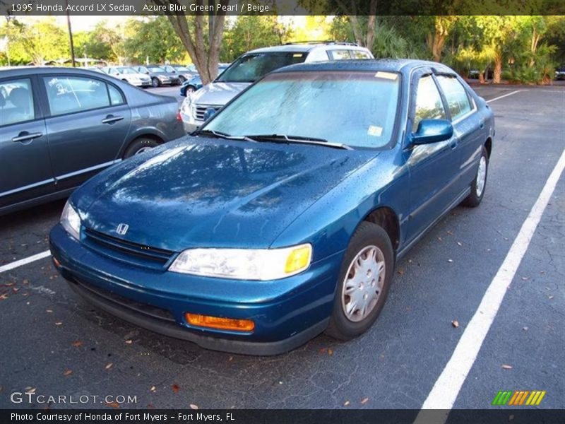 Front 3/4 View of 1995 Accord LX Sedan