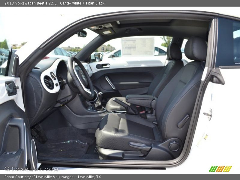 Candy White / Titan Black 2013 Volkswagen Beetle 2.5L