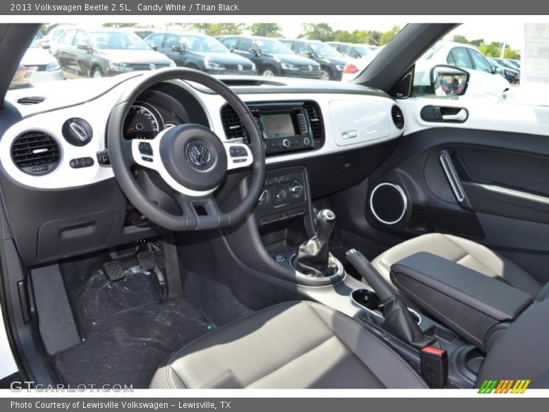  2013 Beetle 2.5L Titan Black Interior
