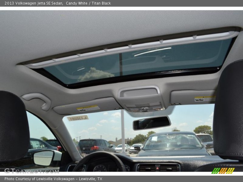 Candy White / Titan Black 2013 Volkswagen Jetta SE Sedan