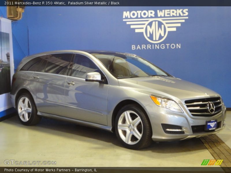 Paladium Silver Metallic / Black 2011 Mercedes-Benz R 350 4Matic
