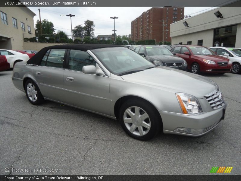 Light Platinum / Titanium 2007 Cadillac DTS Sedan