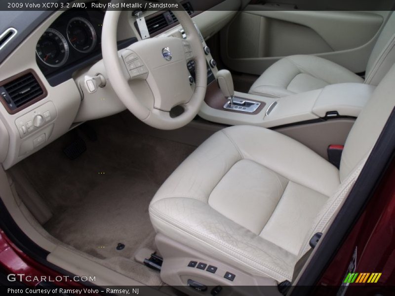  2009 XC70 3.2 AWD Sandstone Interior