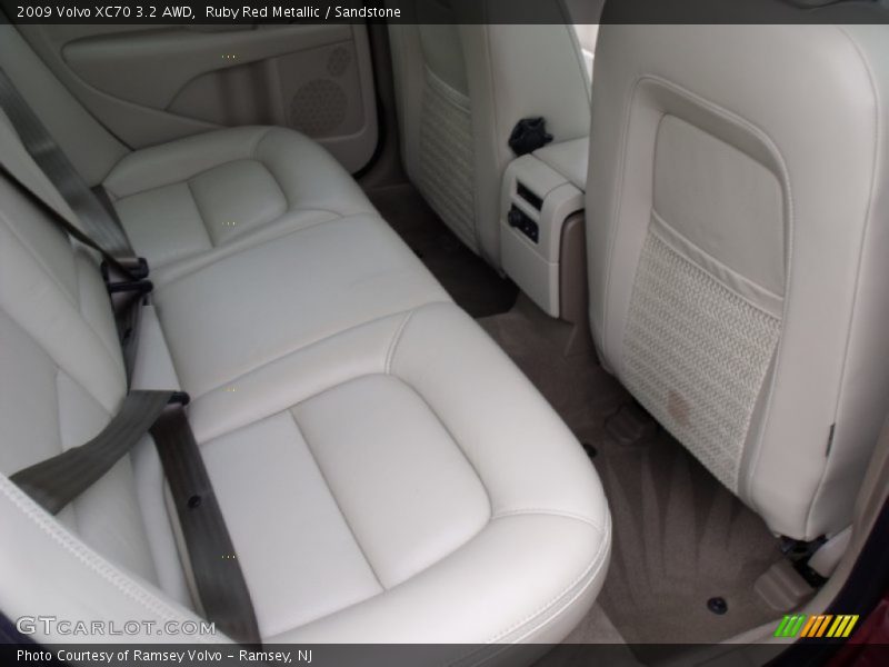  2009 XC70 3.2 AWD Sandstone Interior