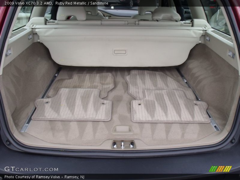  2009 XC70 3.2 AWD Trunk