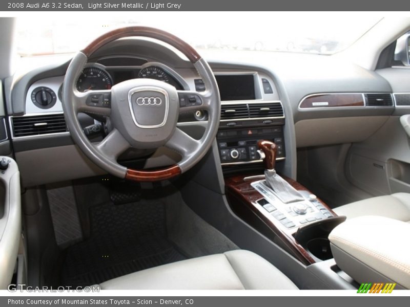 Dashboard of 2008 A6 3.2 Sedan