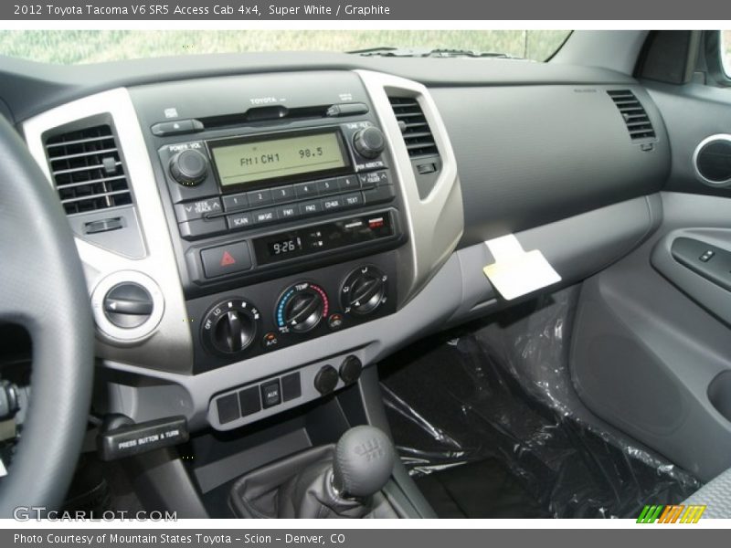 Super White / Graphite 2012 Toyota Tacoma V6 SR5 Access Cab 4x4
