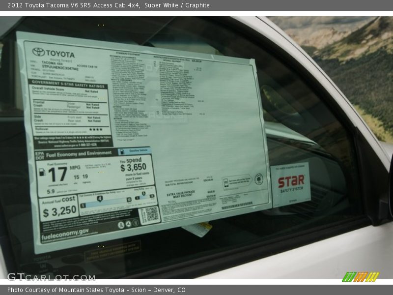 Super White / Graphite 2012 Toyota Tacoma V6 SR5 Access Cab 4x4