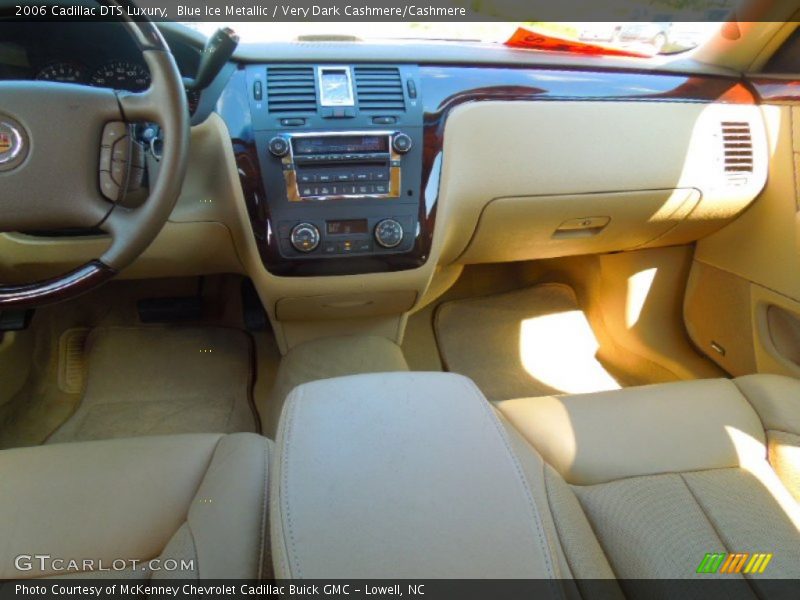 Dashboard of 2006 DTS Luxury