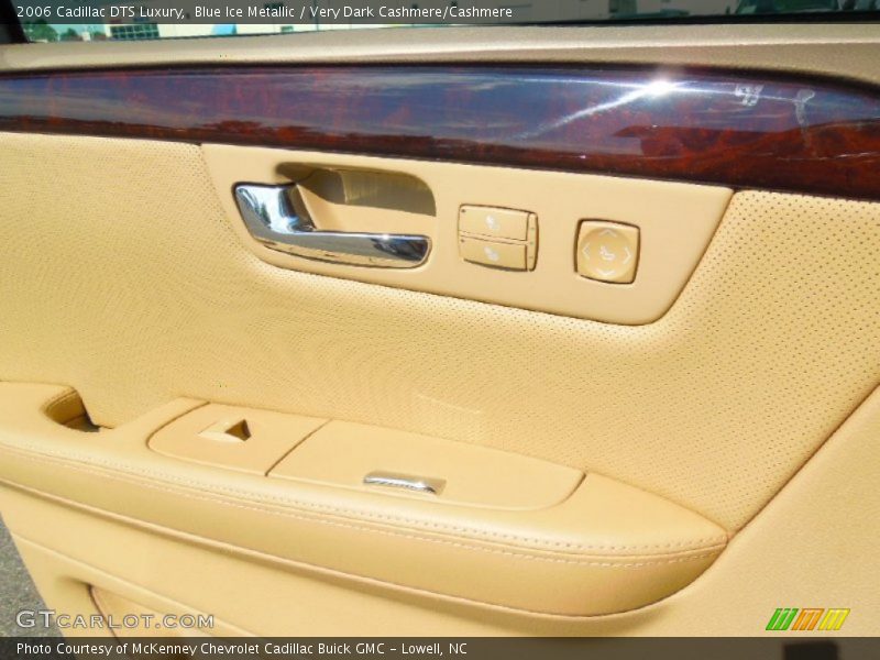 Blue Ice Metallic / Very Dark Cashmere/Cashmere 2006 Cadillac DTS Luxury