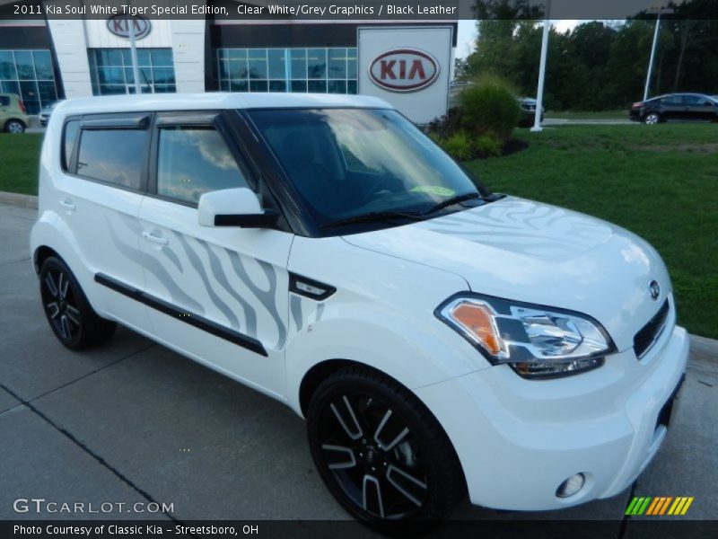 Clear White/Grey Graphics / Black Leather 2011 Kia Soul White Tiger Special Edition