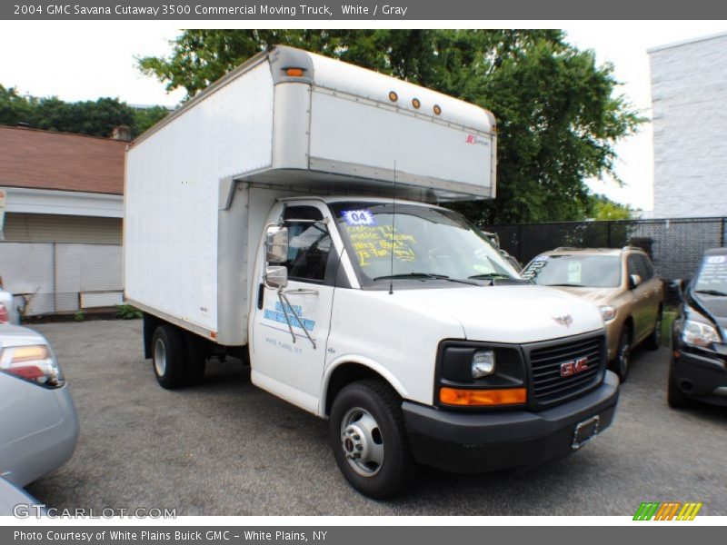 White / Gray 2004 GMC Savana Cutaway 3500 Commercial Moving Truck