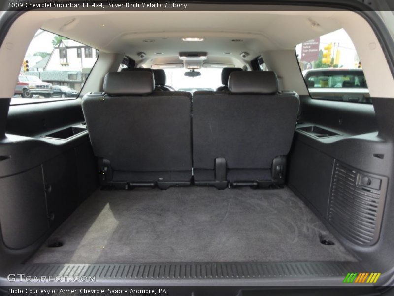 Silver Birch Metallic / Ebony 2009 Chevrolet Suburban LT 4x4