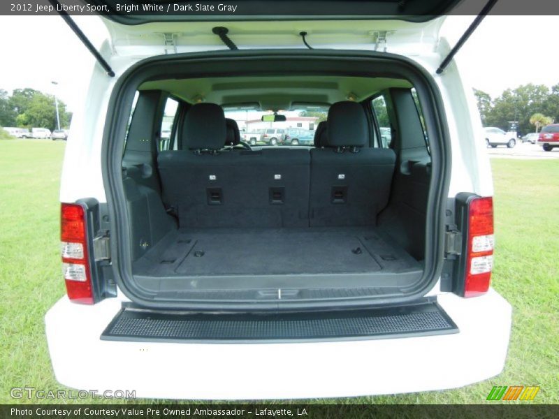 Bright White / Dark Slate Gray 2012 Jeep Liberty Sport