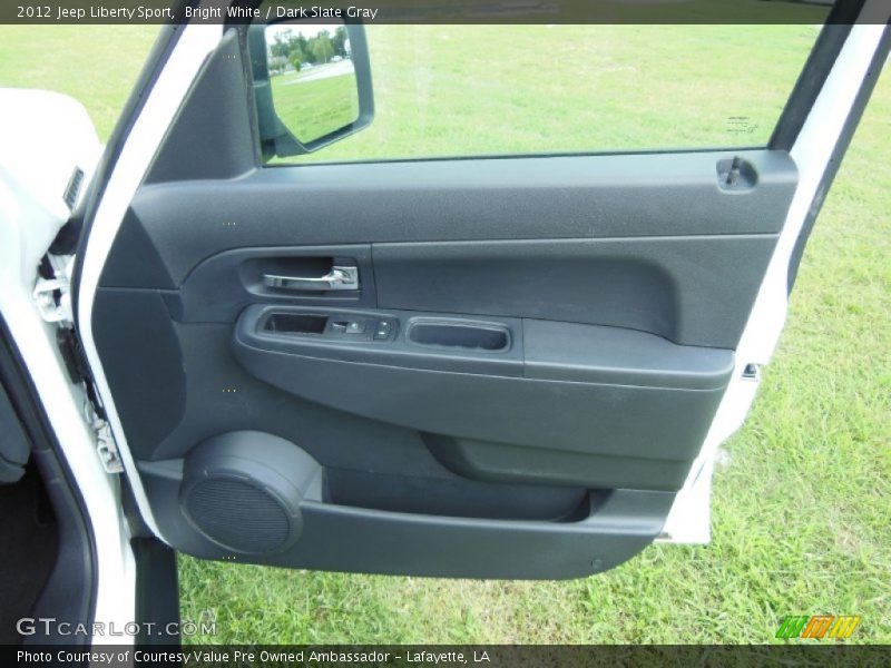Bright White / Dark Slate Gray 2012 Jeep Liberty Sport