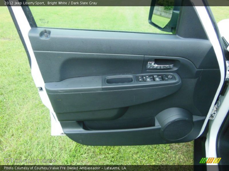 Bright White / Dark Slate Gray 2012 Jeep Liberty Sport