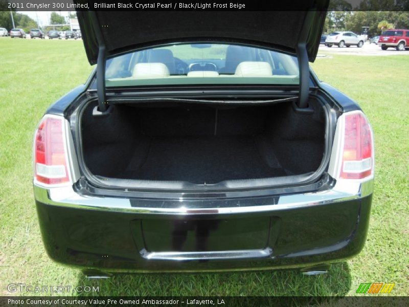 Brilliant Black Crystal Pearl / Black/Light Frost Beige 2011 Chrysler 300 Limited