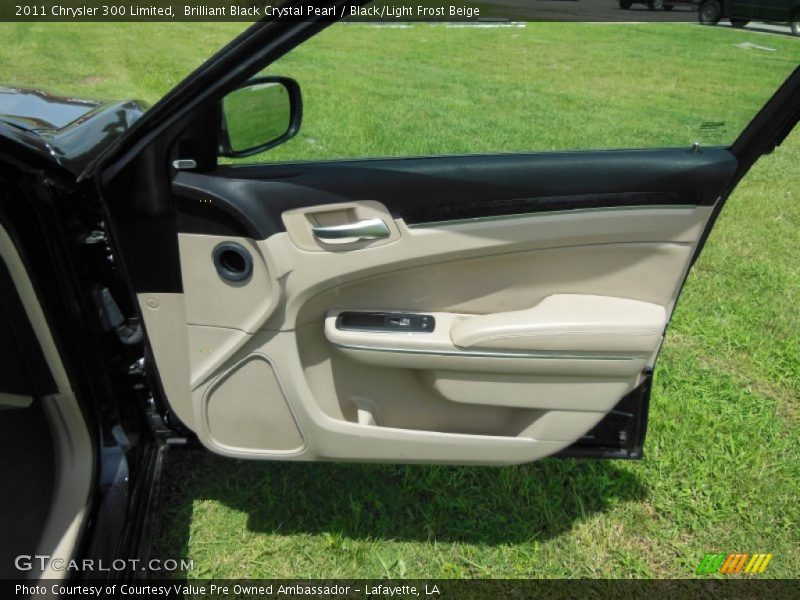 Brilliant Black Crystal Pearl / Black/Light Frost Beige 2011 Chrysler 300 Limited