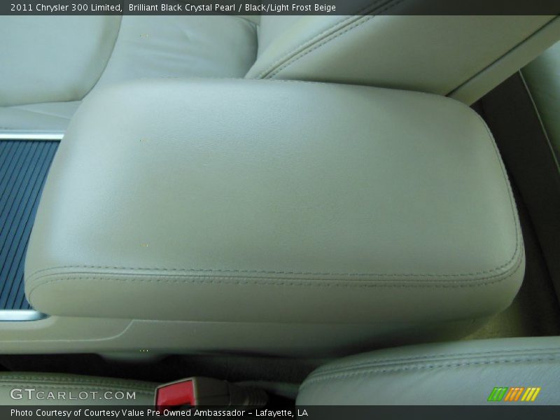 Brilliant Black Crystal Pearl / Black/Light Frost Beige 2011 Chrysler 300 Limited