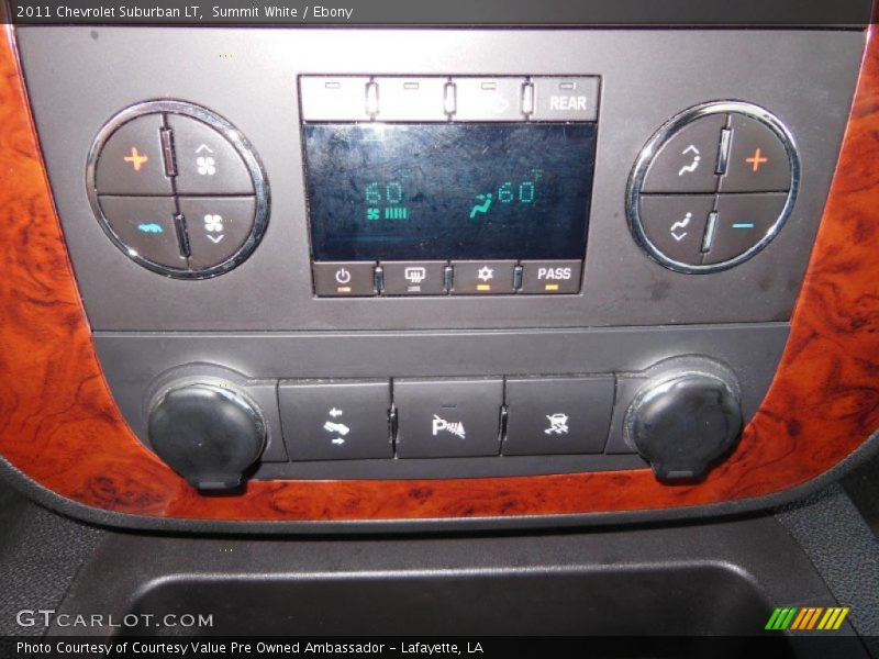 Summit White / Ebony 2011 Chevrolet Suburban LT