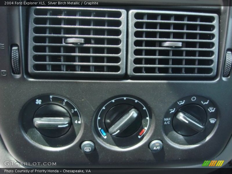 Silver Birch Metallic / Graphite 2004 Ford Explorer XLS