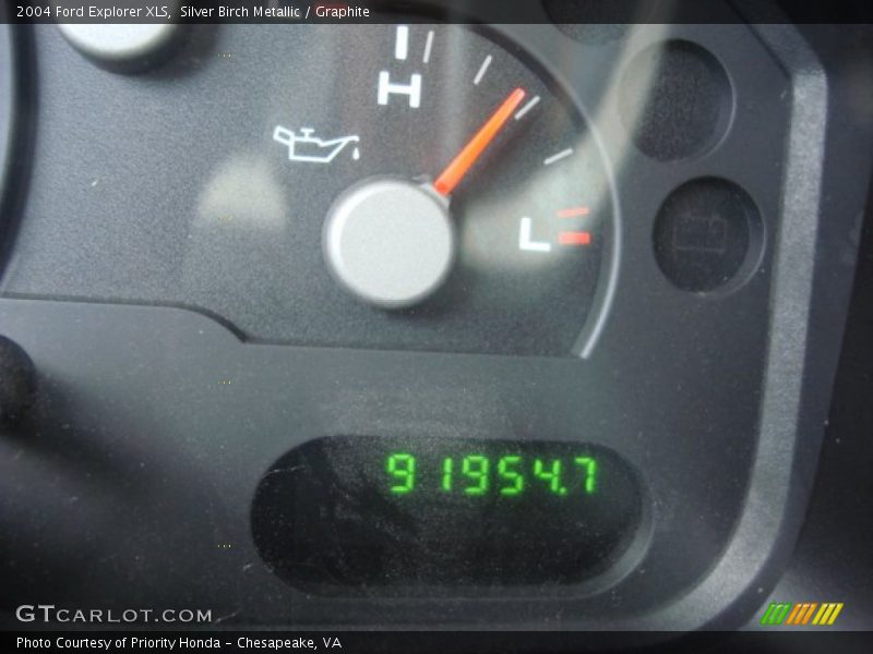 Silver Birch Metallic / Graphite 2004 Ford Explorer XLS