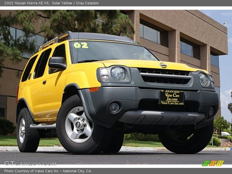 Solar Yellow / Gray Celadon 2002 Nissan Xterra XE V6