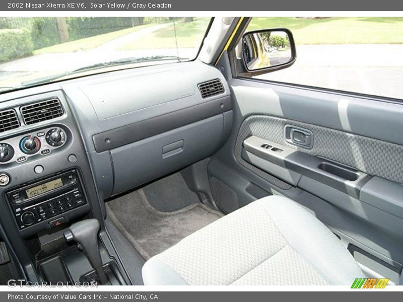 Solar Yellow / Gray Celadon 2002 Nissan Xterra XE V6