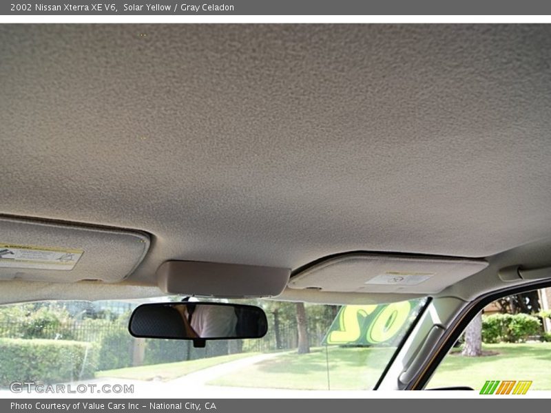 Solar Yellow / Gray Celadon 2002 Nissan Xterra XE V6
