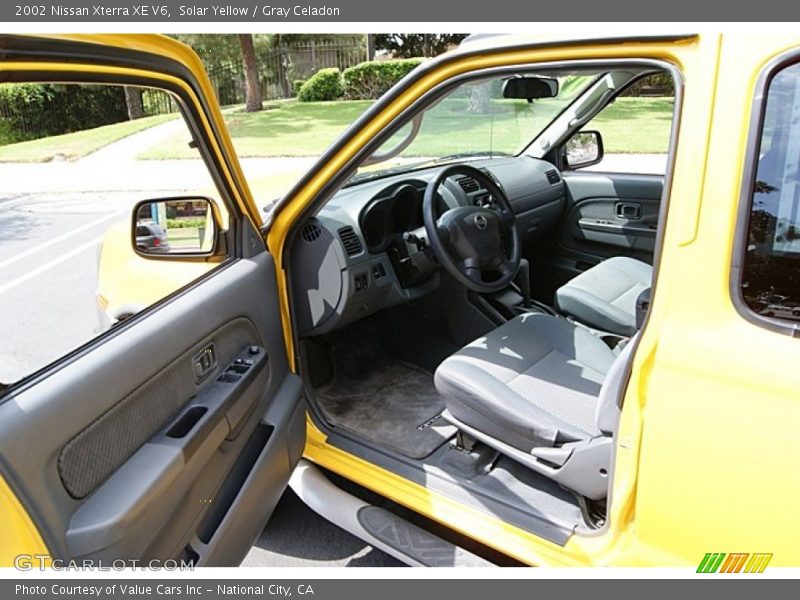 Solar Yellow / Gray Celadon 2002 Nissan Xterra XE V6