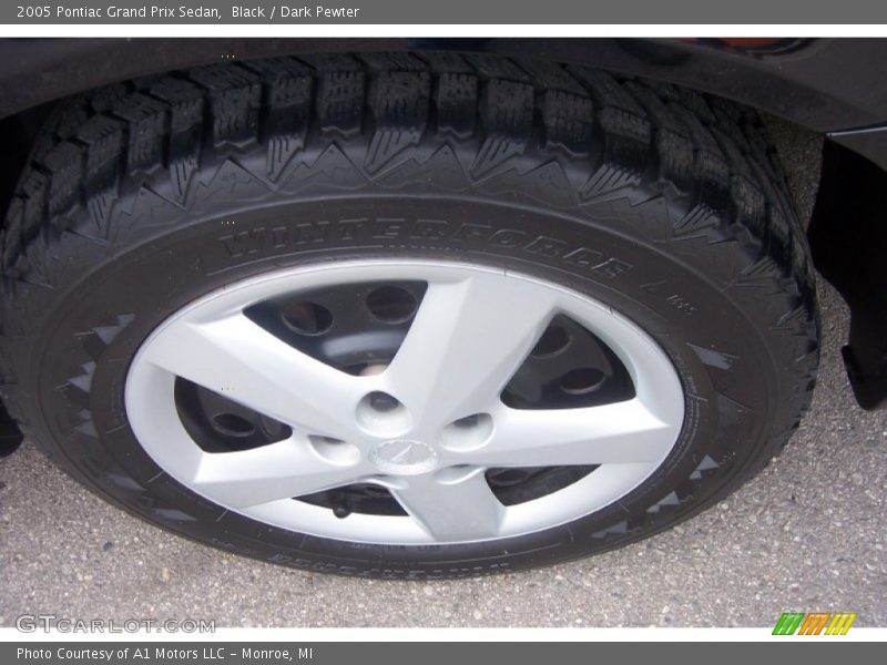 Black / Dark Pewter 2005 Pontiac Grand Prix Sedan