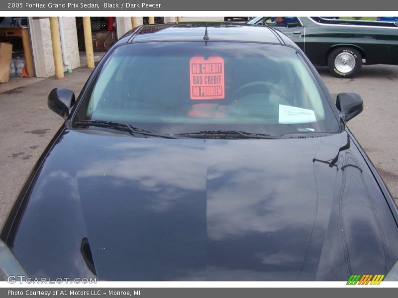 Black / Dark Pewter 2005 Pontiac Grand Prix Sedan