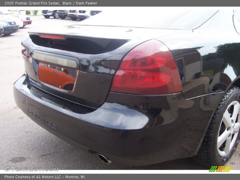 Black / Dark Pewter 2005 Pontiac Grand Prix Sedan