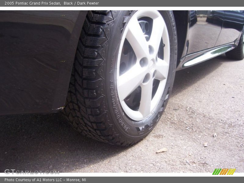 Black / Dark Pewter 2005 Pontiac Grand Prix Sedan
